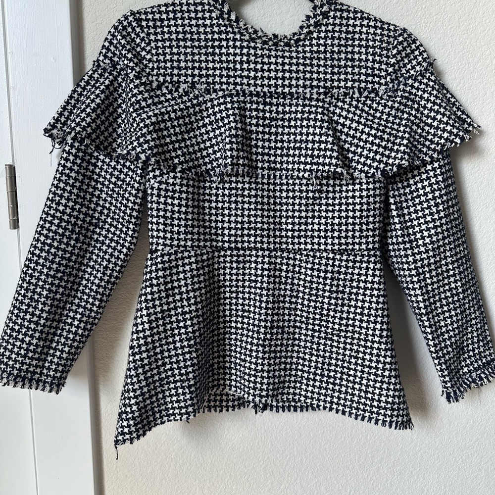 Chic Houndstooth Ruffle Top